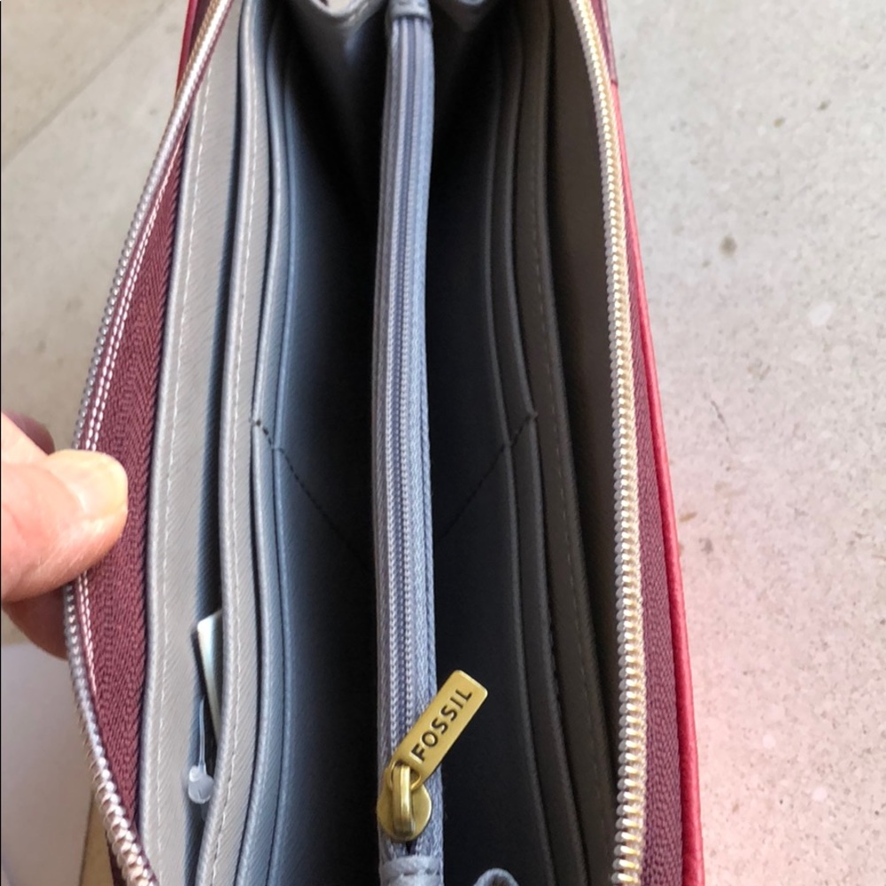 Fossil Red Multi Colorblock clutch wallet ❤️ - Picture 7 of 8
